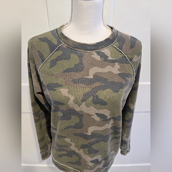 American Eagle Lightweight Camouflage Print Sweatshirt - Picture 1 of 7